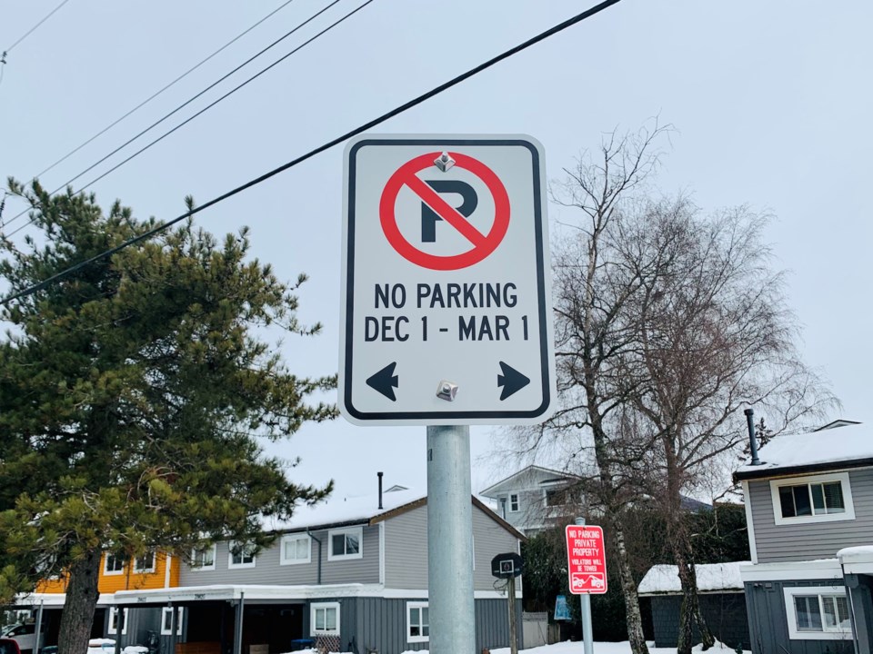 squamish-no-parking-sign