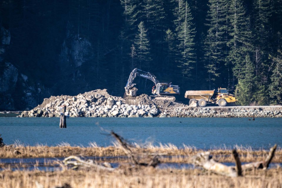 As planned, crews have begun to remove an additional 550 metres of the Squamish Spit this week. 