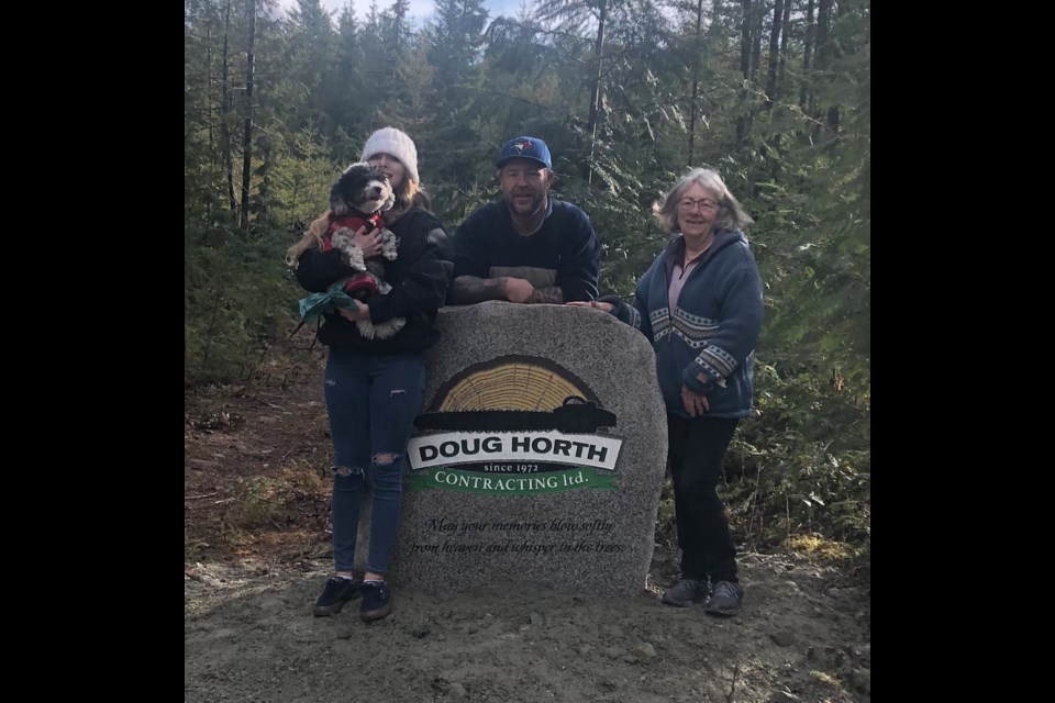 Dale Horth, mom Judy and daughter Anita.