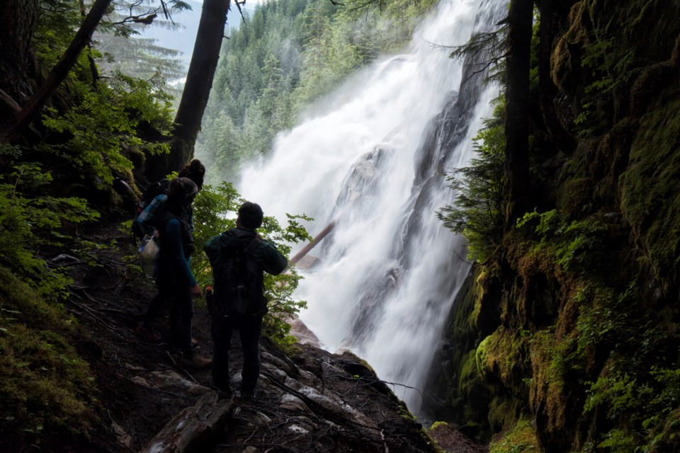 crooked-falls256041788