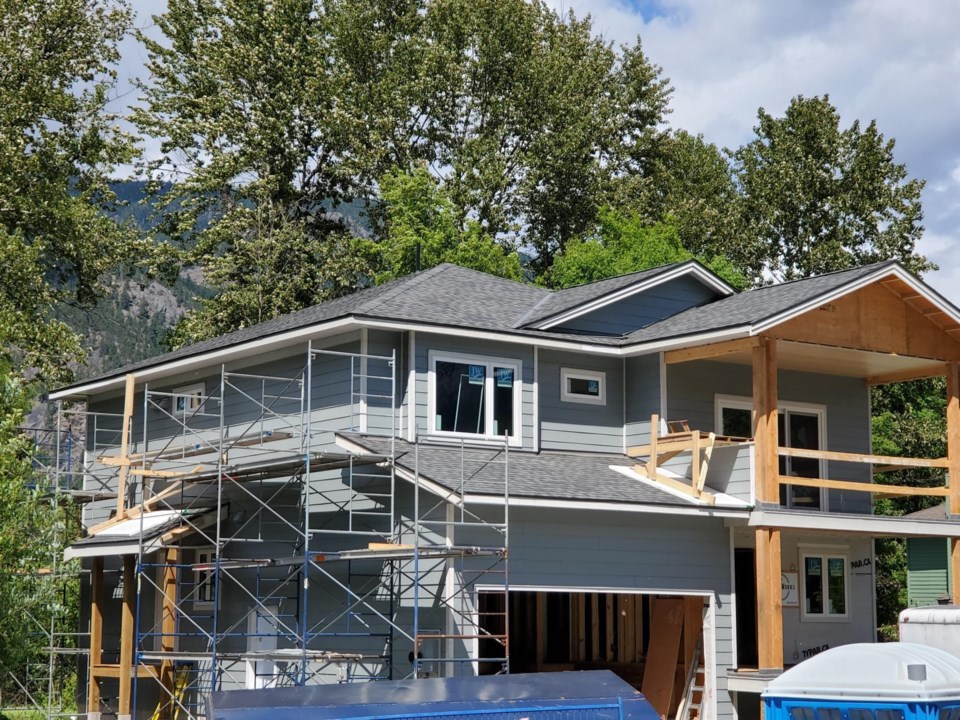 pemberton-student-built-house