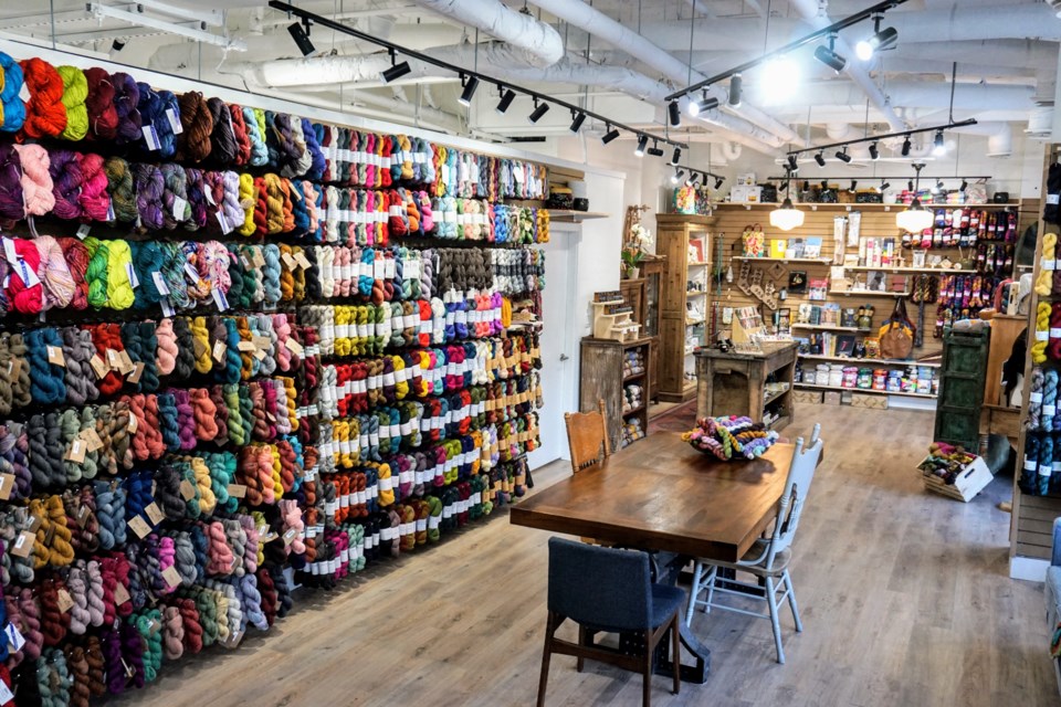 Thread store outlet