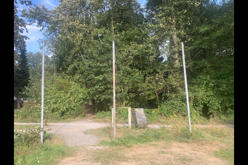 If you have wandered around the Howe Sound Secondary school field, you will have seen that there are three empty poles that line the trail between the high school and the property of École Les Aiglons. According to School District 48, they used to be part of a backstop for a baseball diamond. The operations team plans to remove them in the near future. We have been unable to find a photo of these particular poles when they were used. 
If you have one, we would love to see it. Send it to news@squamishchief.com. 