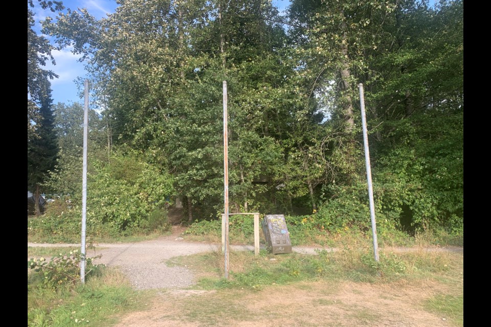 If you have wandered around the Howe Sound Secondary school field, you will have seen that there are three empty poles that line the trail between the high school and the property of École Les Aiglons. According to School District 48, they used to be part of a backstop for a baseball diamond. The operations team plans to remove them in the near future. We have been unable to find a photo of these particular poles when they were used. 
If you have one, we would love to see it. Send it to news@squamishchief.com. 