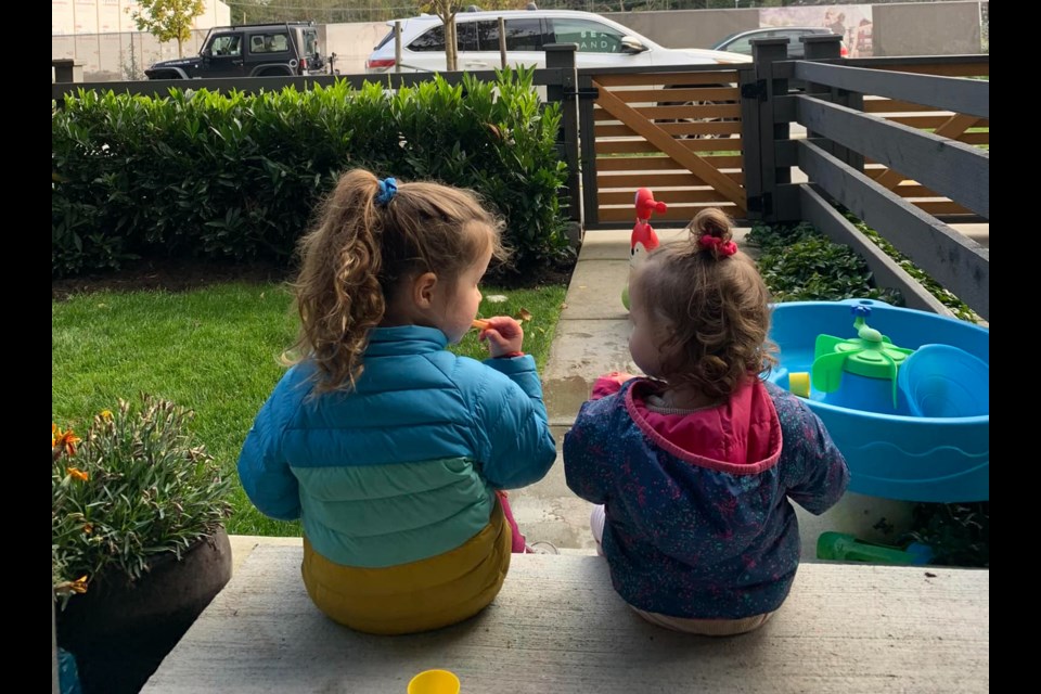 Alyssa Noel moves away from Ƶappto give her girls a better life.