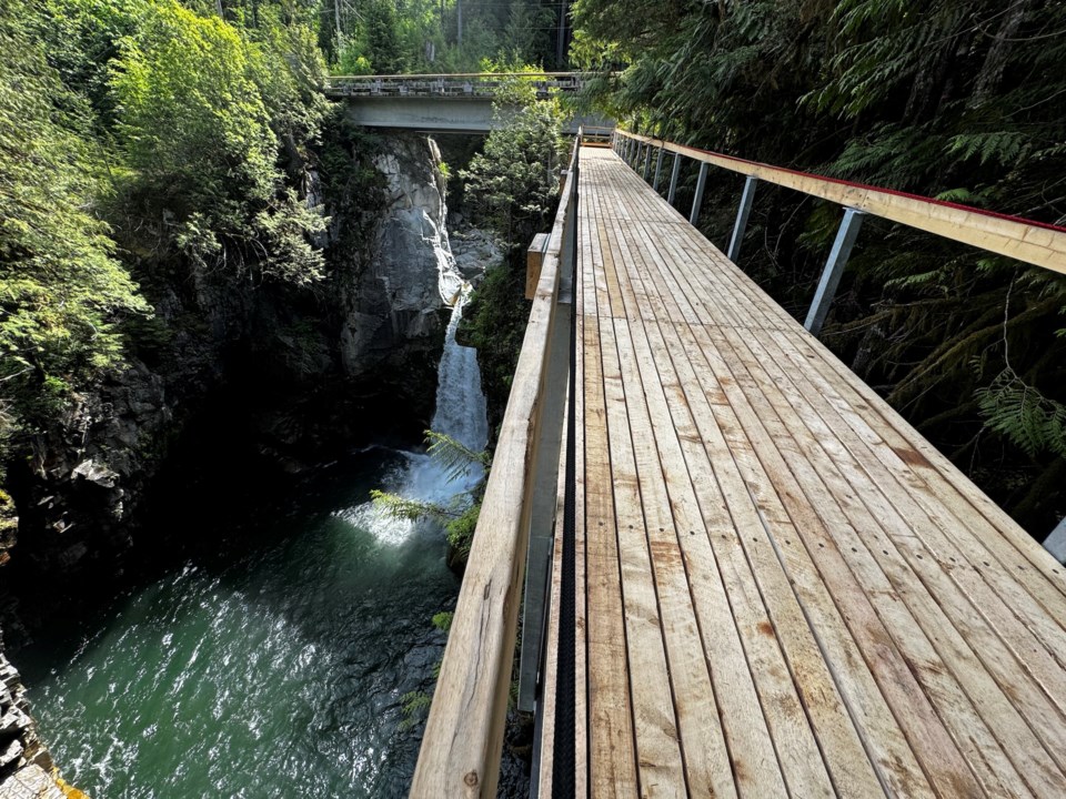 squamish-canyon-bridge