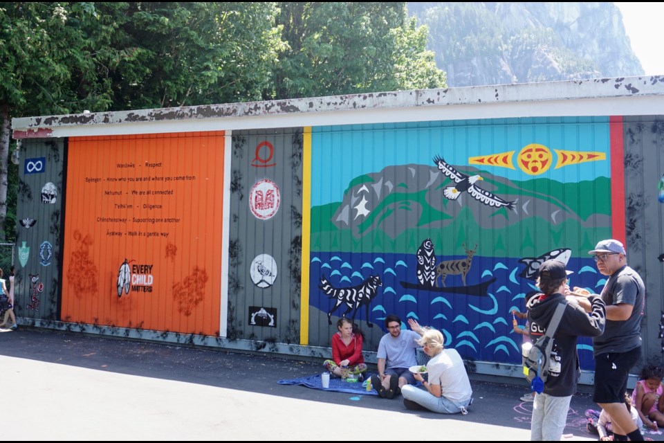 Kayley Verbeek, a Learning Expeditions teacher, explained that the mural was a combination of efforts between the students and two local artists, Scott Borkowski and Siobhan Joseph.