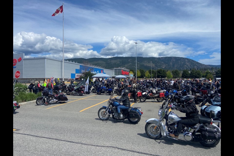 Attendees at a previous Surerus Murphy Okanagan Ride For Dad.