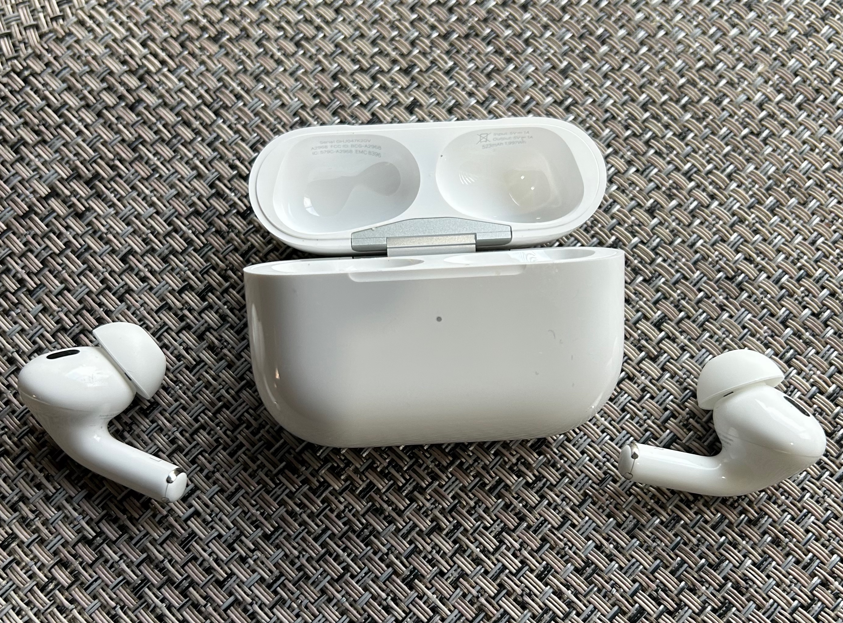 airpods pro（If we could use AirPods Pro 2 as hearing aids
