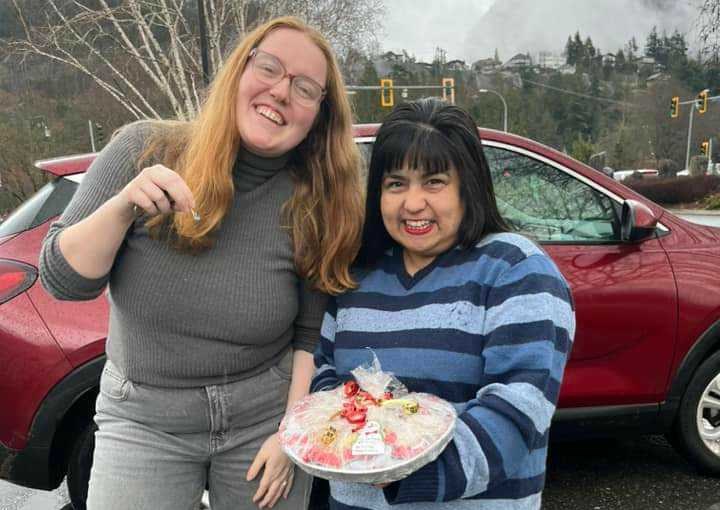 Victoria Bothwell and Keeta Newman when they met up on Thursday to exchange the jewelry.