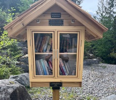 Daffodil: "A huge thank you to the Squamish Men’s Shed for agreeing to build the Little Lending Library for the Furry Creek community. Thanks too to Jim Lorman who built this for us; it is beautiful and exactly what we had hoped for. The residents will enjoy this for years to come."
