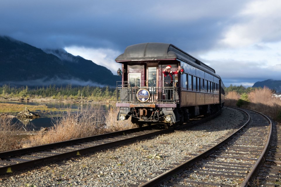 uns Nov. 23, 24 and 30, as well as Dec. 1, 7 and 8, 14, 15 and 21, with several trips and packages per day to choose from.