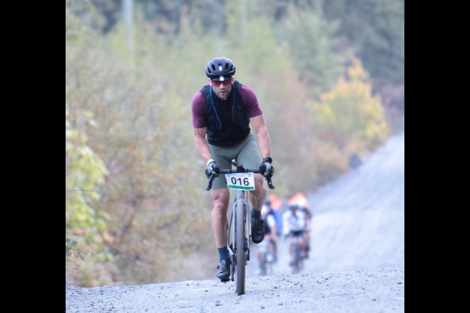 Separated into three distance categories—beginner fondo, medio, and full—the second annual gravel fondo drew over 200 finishing riders on Sunday, Oct. 1.