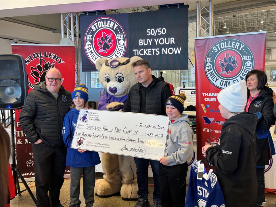 0203-hockey-fundraiser-sup