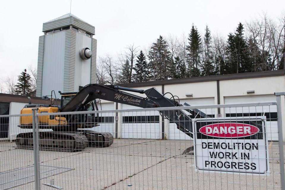 0211-firehalldemolition-2741-km