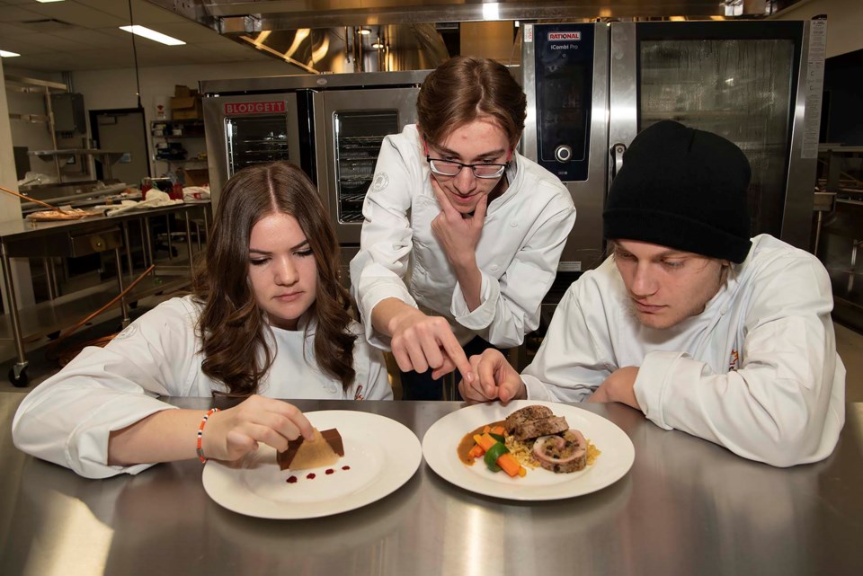 0218-culinarychallenge-faust-degraff-bolster-4076-km