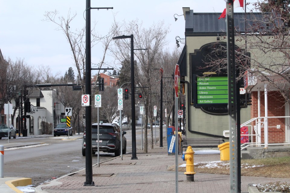 0404-downtown-banners