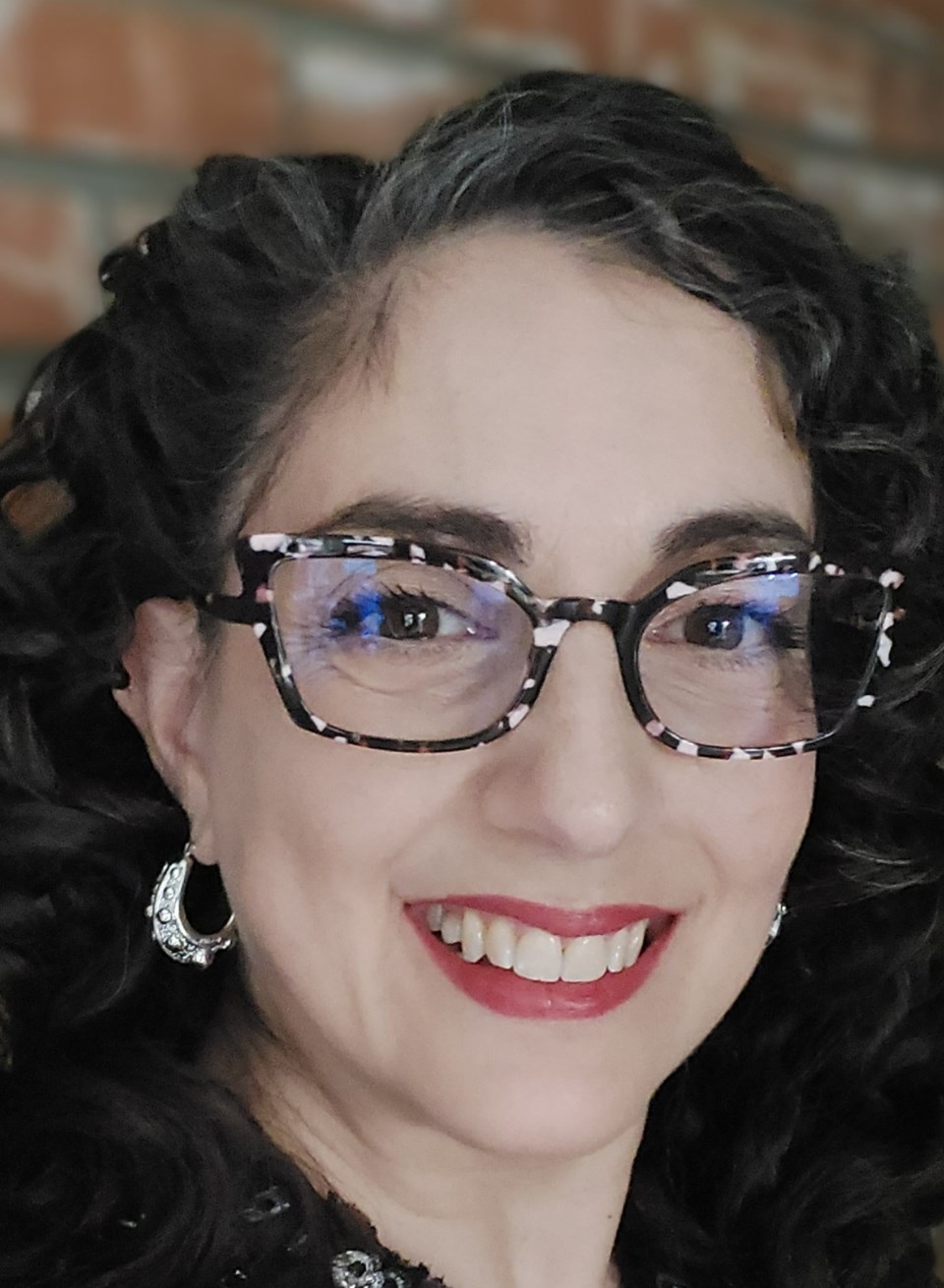 0602-script-salon-lynda-celentano-photo-for-bio