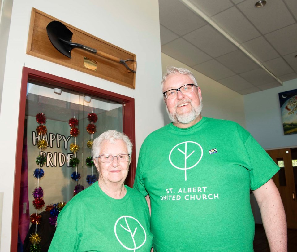 0626-unitedchurch70th-waldie-sartison-2820-km