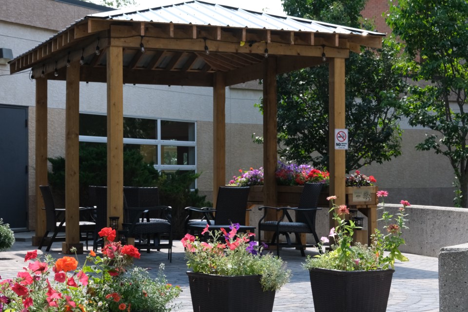 0808-gazebo-2