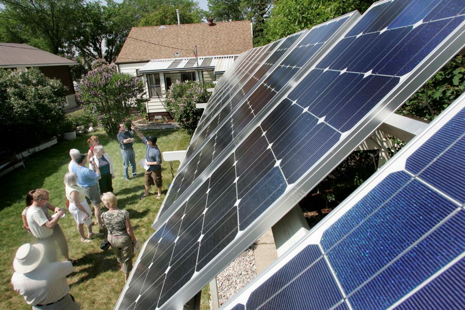 0903 Countybriefs2 solar tour 7667 ab