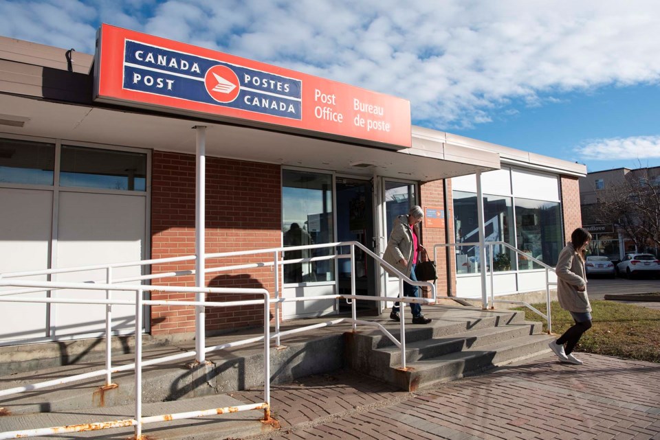 1113-postalstrike-canada-post-4934-km