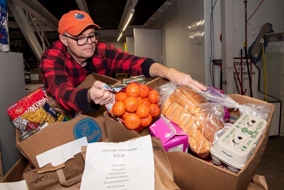 1211-charitywrap-webster-food-bank-5267-km