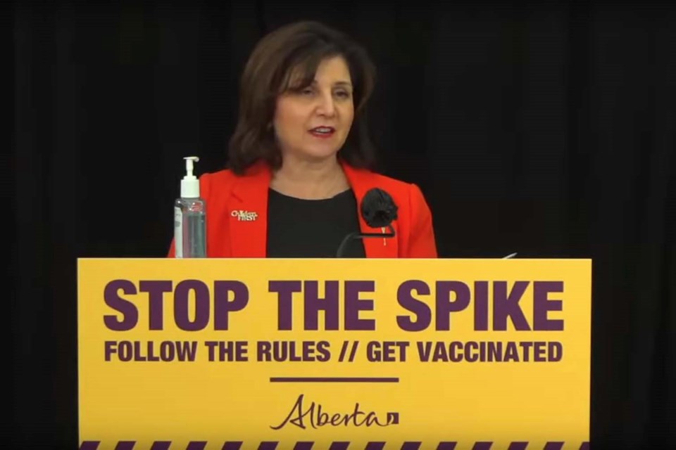 Hinshaw announces new quarantine rules for Albertans who have been vaccinated