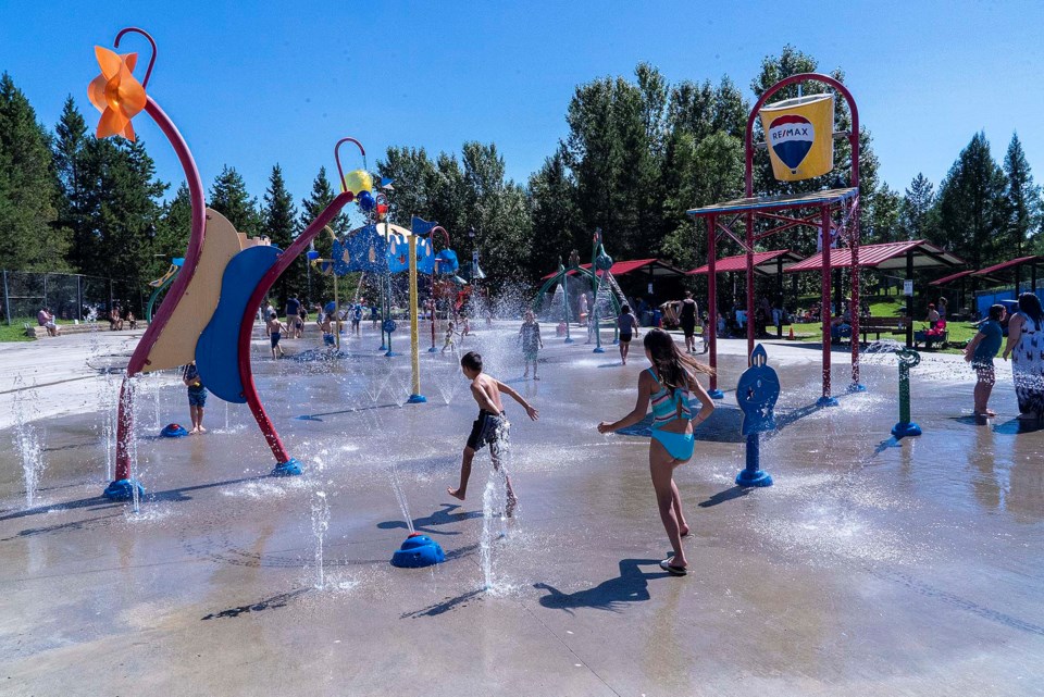 2409 ClimAdaptStAl SA splash park CC 0485