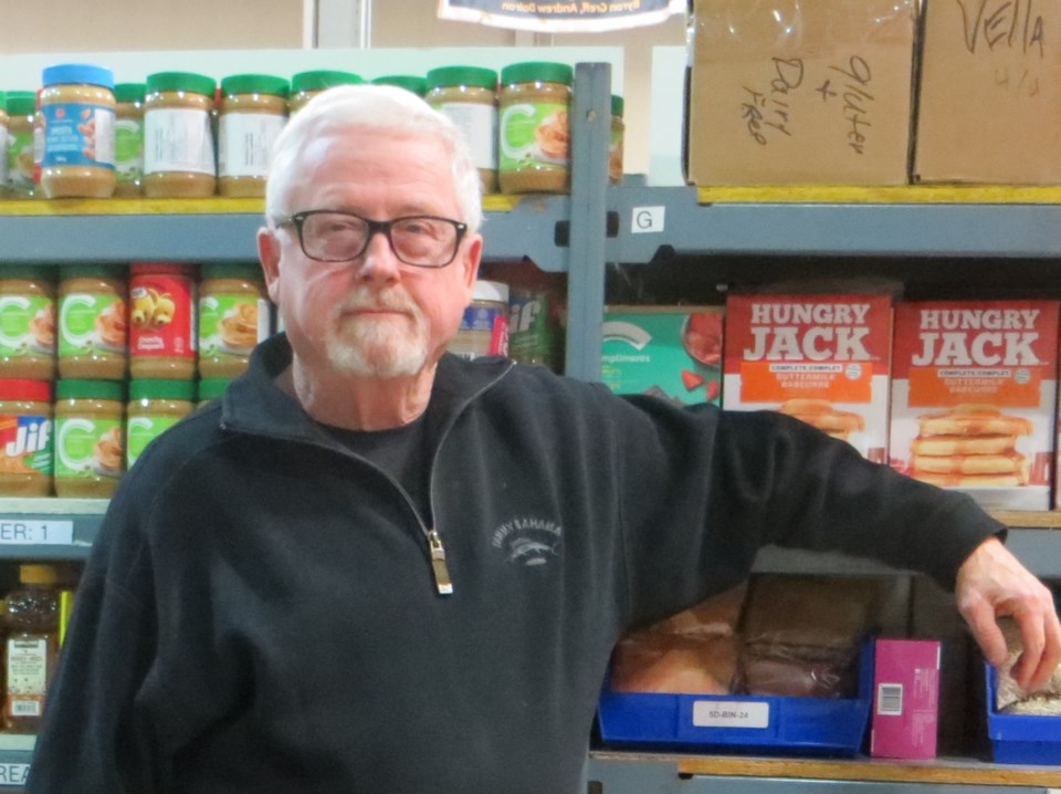 2811-veteran-food-bank-img_3075