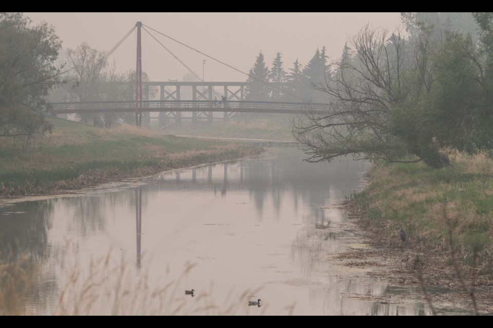 Heavy wildfire smoke blankets the Sturgeon River valley in St. Albert on Saturday May 20.(JOHN LUCAS/St. Albert Gazette)