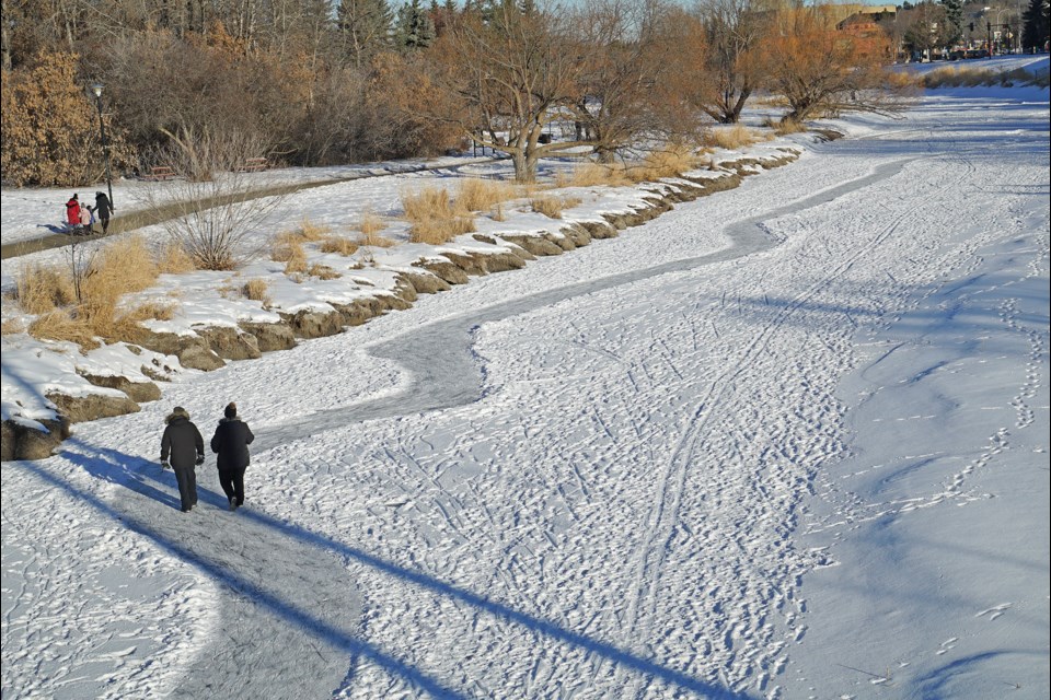 STAY OFF THE ICE – The St. Albert Fire Department is warning residents about unsafe conditions on the Sturgeon River. Despite warnings, residents have been seen walking, skating and skiing on the ice. BRITTANY GERVAIS/St. Albert Gazette                             