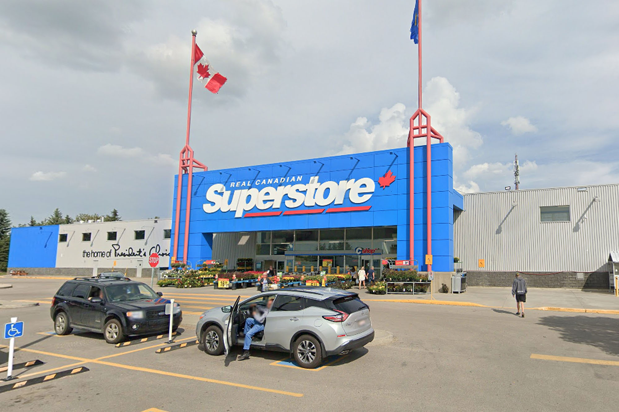 Superstore staff member tests positive for COVID-19
