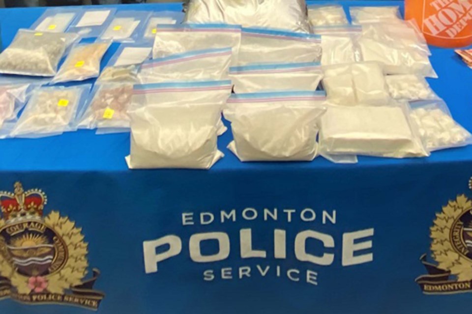 2605 drug bust ab 01 C
