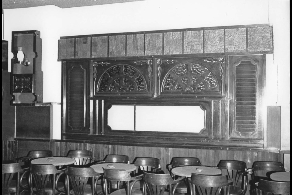 A rare unpopulated scene of the main bar of the Bruin Inn from Nov. 1988. MUSEE HERITAGE MUSEUM - ST ALBERT HISTORICAL SOCIETY FONDS/Supplied
