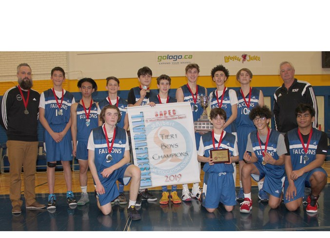 SAPEC CHAMPIONS – The Richard S. Fowler Falcons repeated as the St. Albert Physical Education Council junior high basketball champions in Tuesday’s 44-37 win over the Lorne Akins Gators in the Tier I city final at the SkyDome. Fowler finished 11-0 in league play and 20-2 overall with a roster of 10 Grade 9s, one Grade 8 and one Grade 7. Only one player was back from last year’s 10-0 SAPEC championship team.
JEFF HANSEN/St. Albert Gazette