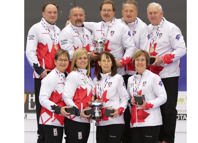 SENIORS SUCCESS – The 2018 world senior men’s and women’s champions from Canada, pictured at last year’s event in Ostersund, Sweden, competed at nationals in Chilliwack, B.C., with medal-winning results in Thursday’s finals. The Lac La Biche rink of, top row from left, skip Wade White, third Barry Chwedoruk, second Dan Holowaychuk of St. Albert and lead George White, with national team coach Bill Tschirhart for worlds, were bronze medallists while finishing 8-4 and the Saskatchewan rink of, from left, skip Sherry Anderson, third Patty Hersikorn, second Brenda Goertzen and lead Anita Silvernagle of the Nutana Curling Club captured the women’s gold medal.
WORLD CURLING FEDERATION/Tom Rowland
