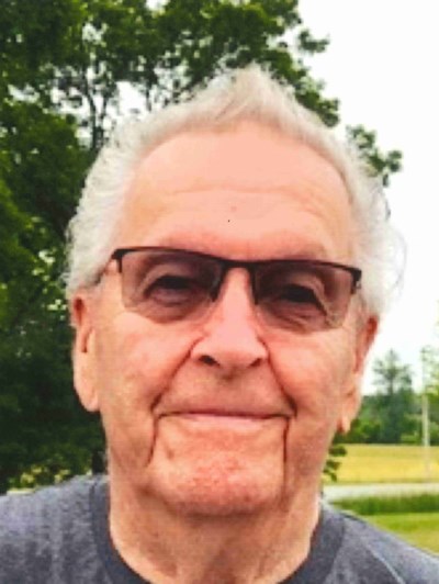 Wolfe, Wally obit