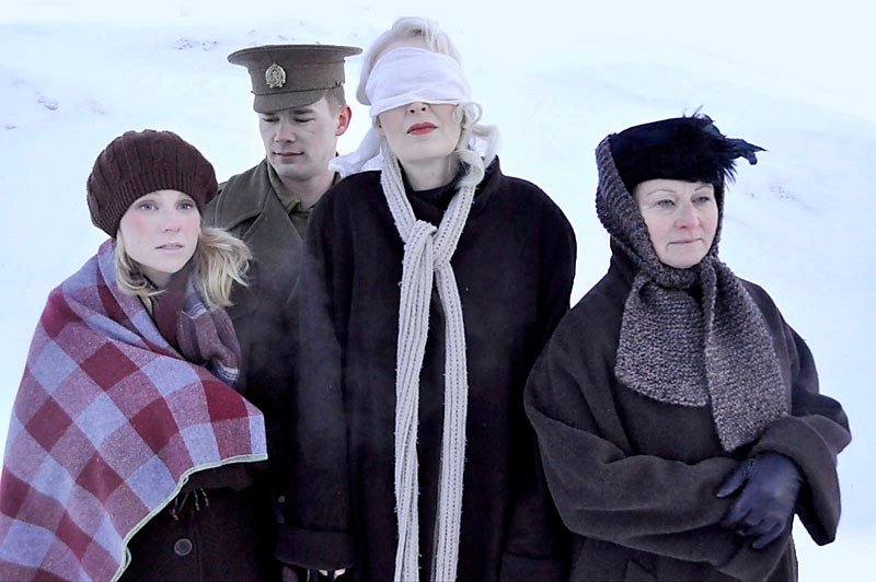 (L-R) Shannon Blanchett