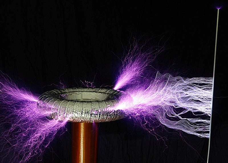 A shot of Tony Rafaat&#8217;s Tesla coil in action. The coil