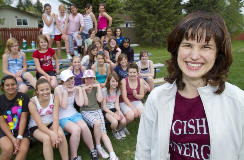 Elmer Gish teacher Carolyn Hunter has been honoured for her outstanding work and will receive an Excellence in Teaching Award this weekend.