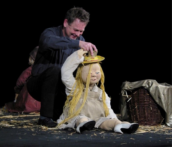 Matthias Kuchta brings his cloth puppets to life in Rumpelstiltskin