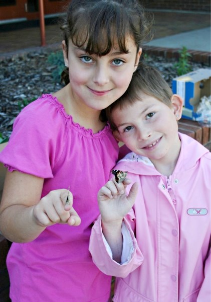 (L-R) Kylee Knowlton and Sydney Shelley