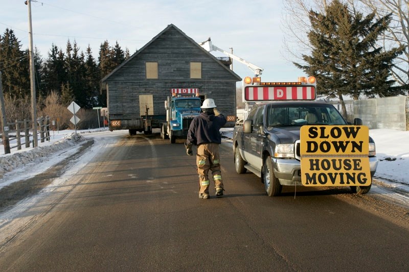 Chevigny House during its move in January 2008.