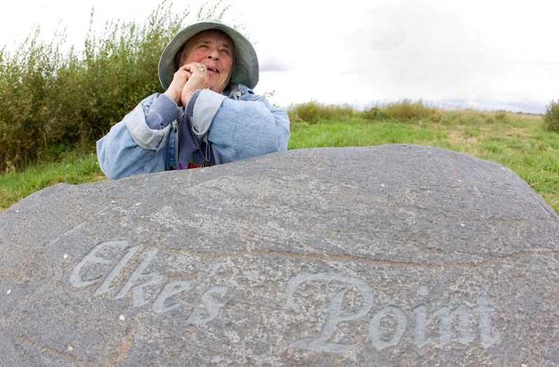 Aug 31-2011 &amp;lt;br /&amp;gt;Elke Blodgett leans on a new sculpture brought in by the city to commemorate the naming of Elke&#8217;s Point