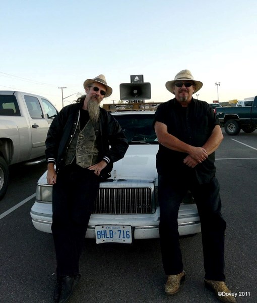 Blues men Doc MacLean and Big Dave McLean are on a national tour and will be appearing at LB&#8217;s Pub on Tuesday
