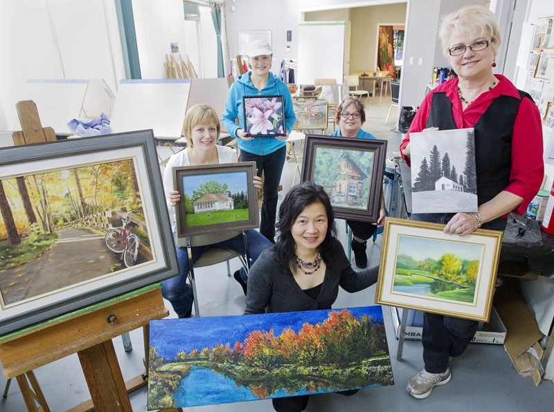 (L-R) St. Albert artists Anita Heit