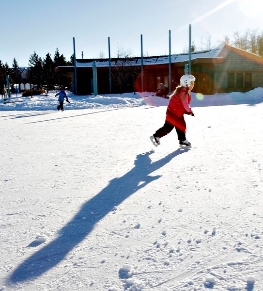 LACE &#8216;EM UP – St. Albert&#8217;s rinks have reopened for public skating after being briefly closed by some unexpectedly warm sunshine. The weather will turn cold this