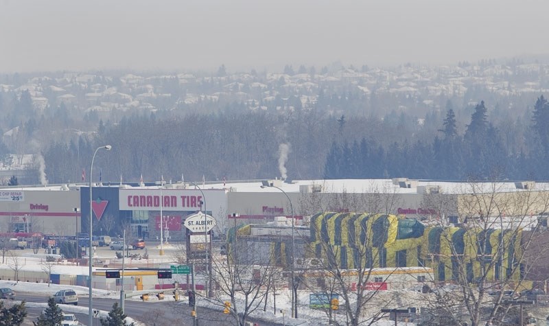 SMOG – St. Albert and much of Edmonton were blanketed with a layer of smog on Thursday which at one point allowed only 10 metres of visibilty. The smog was expected to clear