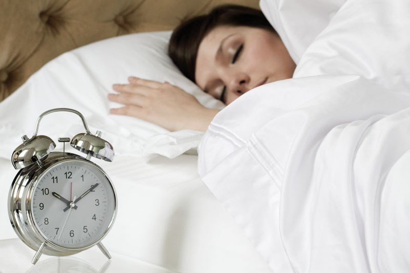 HEALTHY ZEES – People need between seven and nine hours of sleep each night to remain healthy.